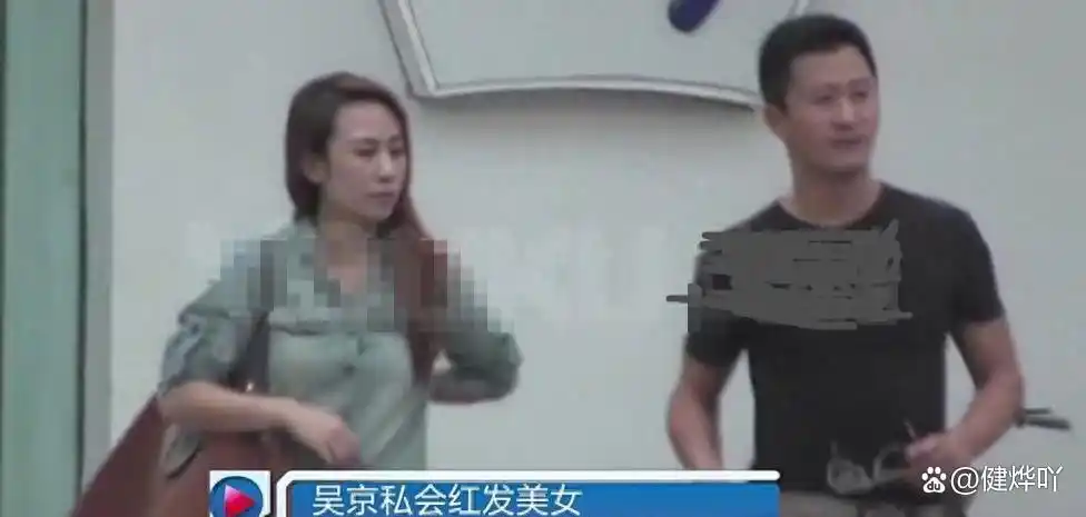 看完娱乐圈十大假新闻，我沉默了：比明星更离谱的是狗仔