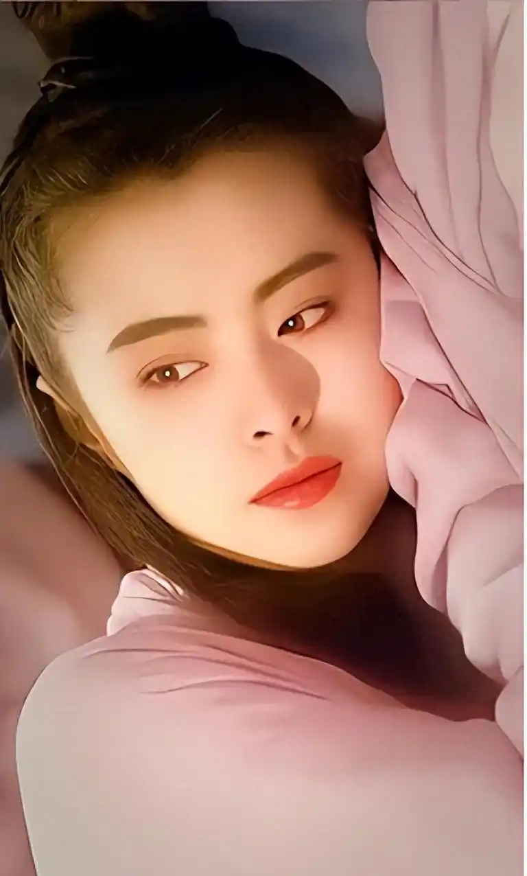 给娱乐圈中“最漂亮”女星排个名，秦岚只能排第10，第一实至名归