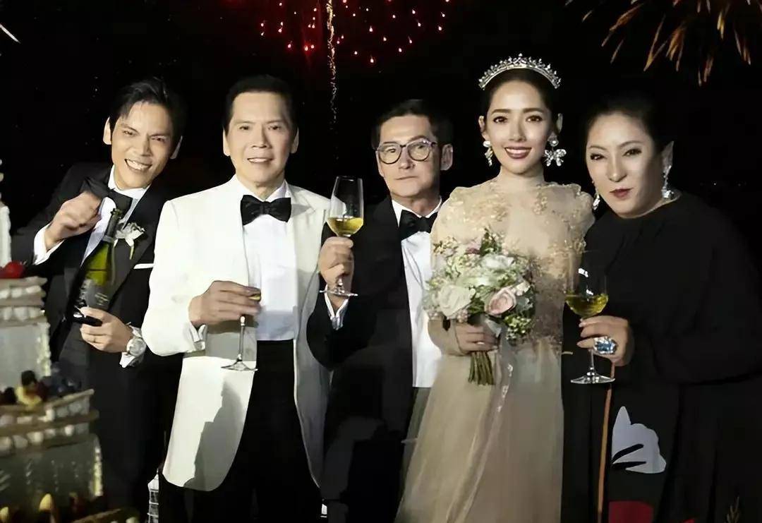 娱乐圈明星黑料曝光_辣木洋子演技质疑_中国明星最近被扒出黑料的有哪些人呢,